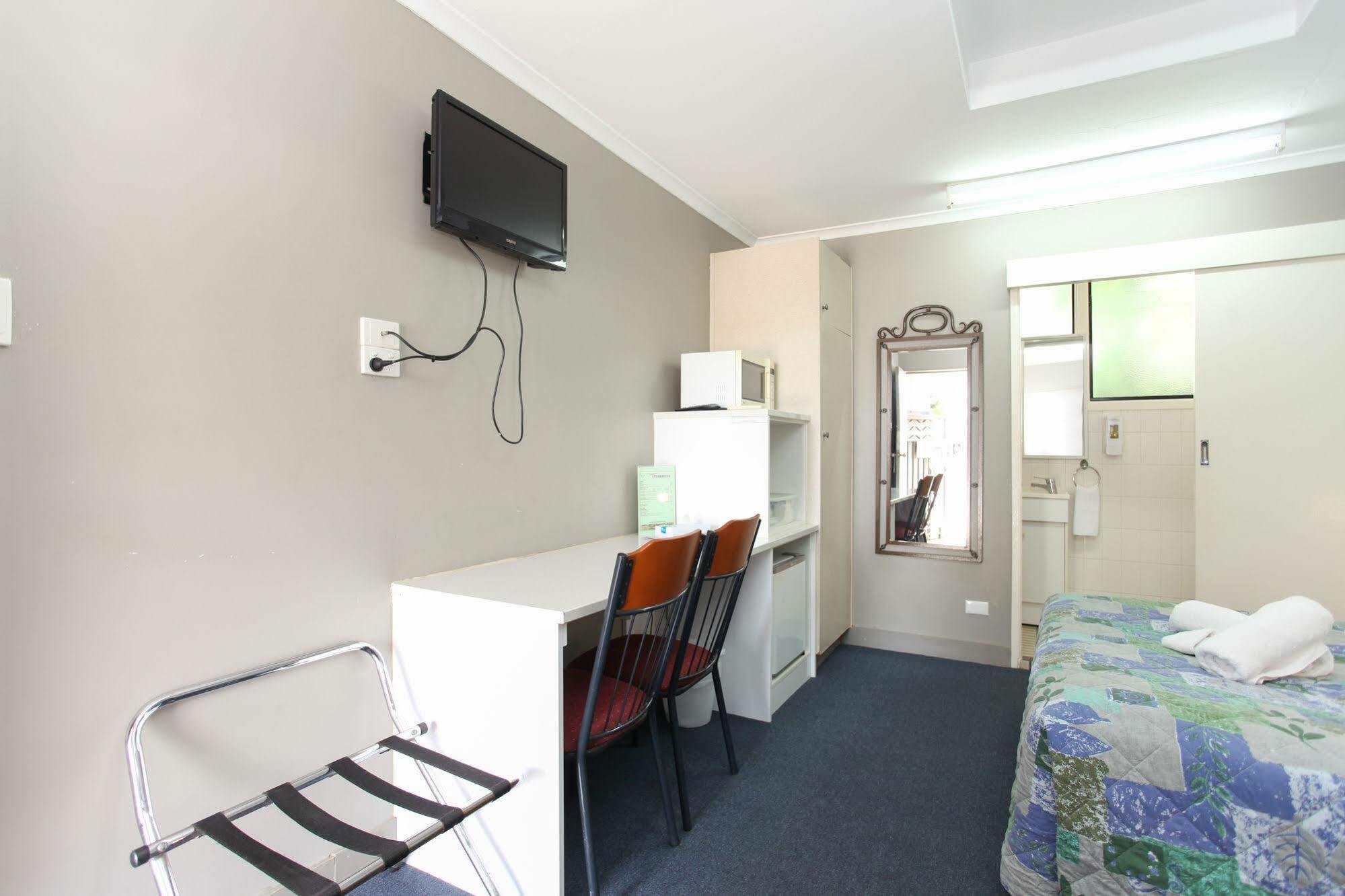Tandara Hotel Motel Sarina Ngoại thất bức ảnh